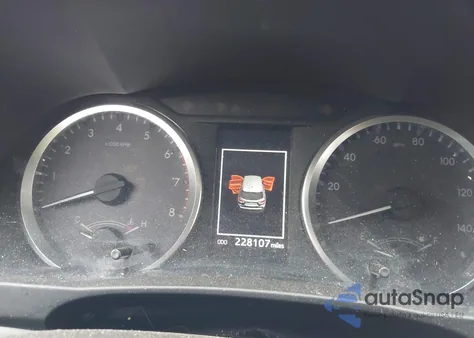 2019 Toyota Highlander Le from USA, damaged, VIN 5TDZARFH9KS044570